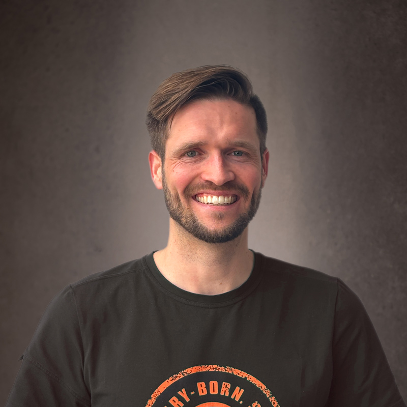 T-Shirt, Schwarz, Rundhalsausschnitt, Grafik, Orangener Kreis