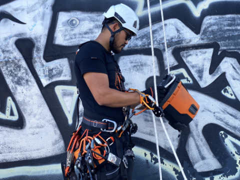 Acx Rescue Powerful power ascenders for height access and rescue