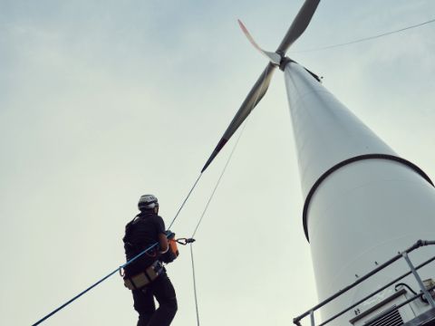 Safe working at heights in wind energy – SKYLOTEC fall protection and ...